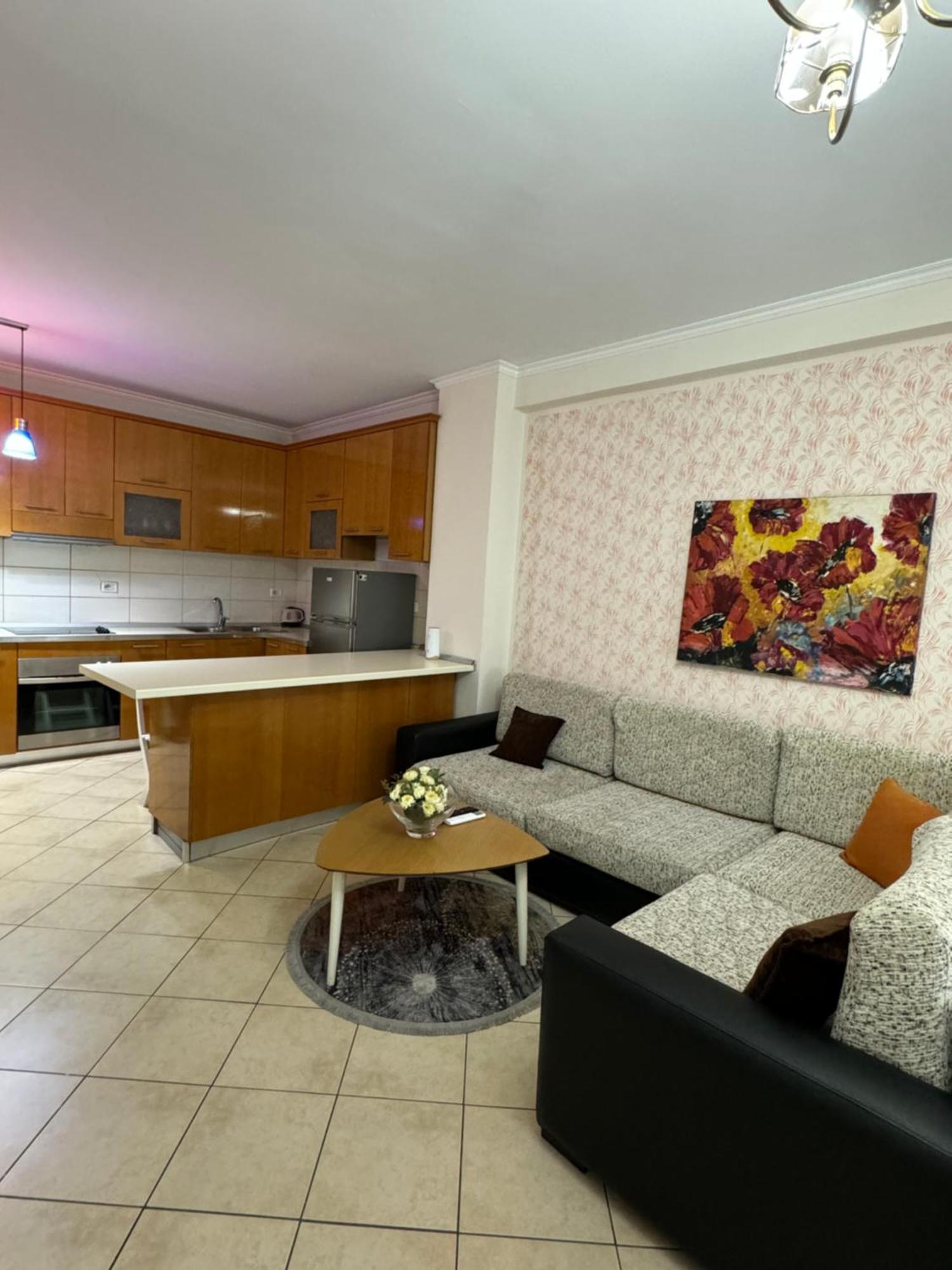 Condor Center Appartement Tirana